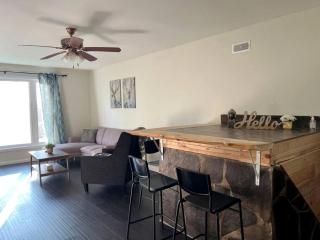 Spacious Lakeside Cottage with Games Room and Firepit, Walking Distance to Beach and Marina, Lion's Head, Ontario - 2