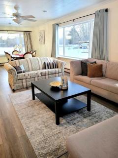 Renovated Waterfront Cottage with Stunning Crowe Lake Views, Dock & Firepit, Relaxing Retreat Near Marmora, Ontario - 3