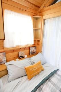 Cute Tiny Home with Animals near the Gulf Coast in Navarre, Florida - 7