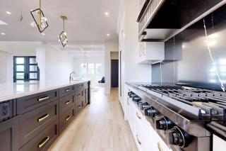 Luxurious Chalet with Stunning Niagara River Views near Niagara Falls, Fort Erie Ontario - 6