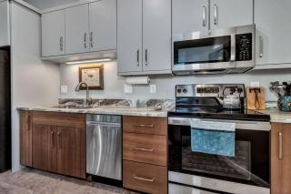 Unique Round Mountain Retreat with Firepit near Black Mountain, NC – Scenic Blue Ridge Getaway - Montreat - 9