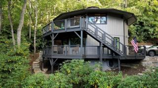 Unique Round Mountain Retreat with Firepit near Black Mountain, NC – Scenic Blue Ridge Getaway - Montreat - 0
