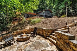 Tranquil Woodland Retreat with Hot Tub and Arcade Games near Black Mountain, NC - Black Mountain - 8