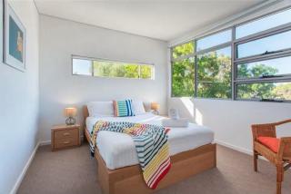 Breezy Bay Retreat - Family Haven near Town and Beach - 6