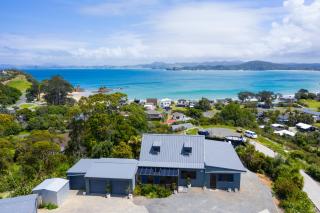 Seaviews and a stroll to Whanagaumu bay - 9
