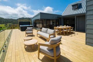 Seaviews and a stroll to Whanagaumu bay - 3