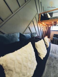 El Nissi Staycation, FAMILY CABIN, CONTEMPORARY CABIN, Enchanted Kingdom - 6