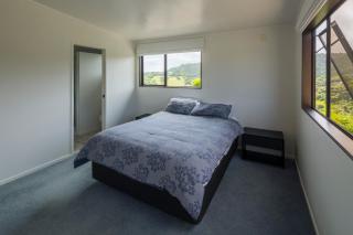 Seaviews and a stroll to Whanagaumu bay - 6