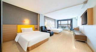 7 Days Premium Xi'an Dayan Tower Xiaozhai Metro Station - 7