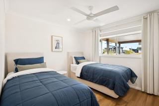 Scarp n Sea, Sauna Views & Serene Coastal Comfort - 1