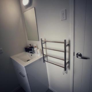 Quiet 40m Studio - Kitchen, Washer, AC, Work Desk - 5