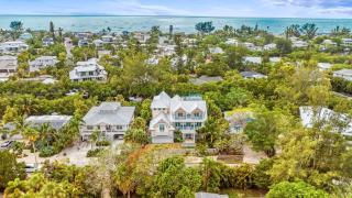 Beach A La Mode - 211 - 9