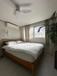 Seodamjae - Cozy 2 Bedroom Seodaemun Station Sleeps 6 - 8
