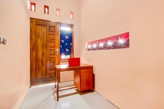 Hotel O Guesthouse Alun Alun Purwokerto - 7