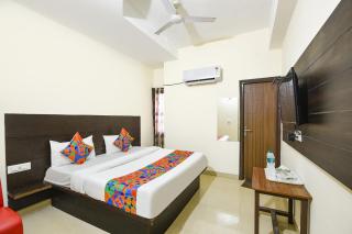 FabHotel Red Ark Inn - 1