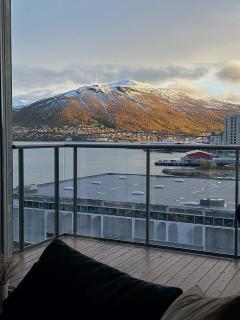 Top Floor Corner Apartment 66 Sq Ft with 2 Bedrooms - 5