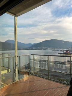 Top Floor Corner Apartment 66 Sq Ft with 2 Bedrooms - 4