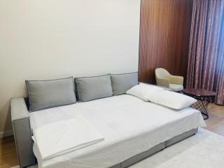 Modern Apartment by Metro - Fast Wi-Fi Smart TV - 5