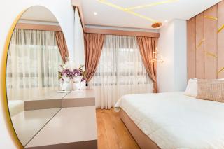 Stylish 3BR, 2BA with Pool View - 1