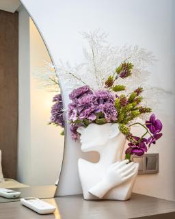 Stylish 3BR, 2BA with Pool View - 5