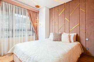 Stylish 3BR, 2BA with Pool View - 7