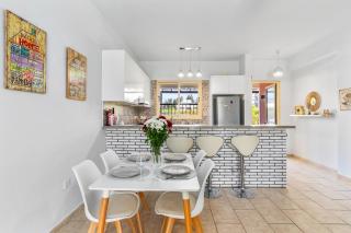 Aphrodite Gardens Apartment by Ezoria Villas - 4