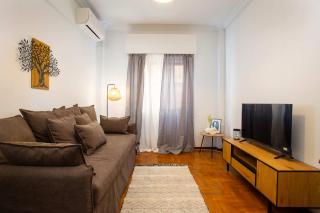 Central Athens Fully-Equipped Getaway in Victoria - 5