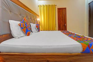 FabHotel Amutham Residency - 7