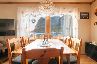 Valen Retro Home, Reine - 1