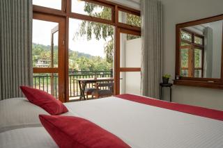 Riverside Lounge Kandy - 2