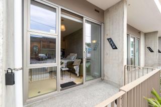 Petone City Studio with Balcony - 6