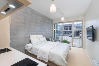 Petone City Studio with Balcony - 6
