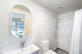 Petone City Studio with Balcony - 3