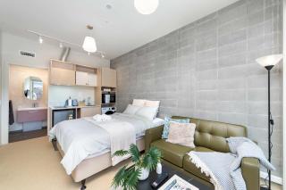 Petone Two Bedroom Apartment with Private Balcony - Lower Hutt - 1