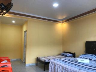 Abadi Guest House Tuktuk - 8