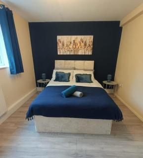#85 Stylish Salford Apartment Free Parking Sleeps 6 - 9