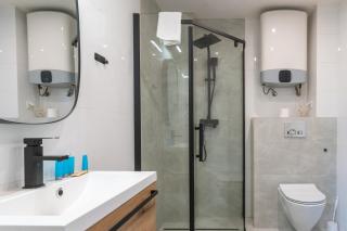 Fabryczna City Apartment by BookingHost - 6