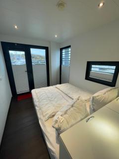 Hausboot Sonnenwelle mit Dachterrasse - 1