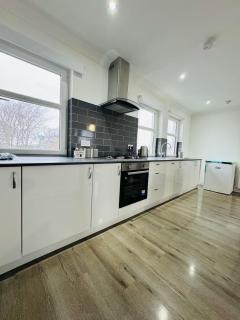 3 bedroom luxury Apartment - 9