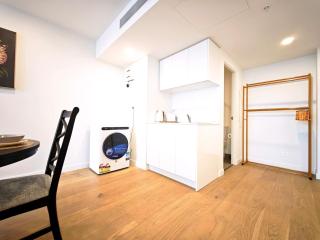 Box Hill Core Hotel Style Double Suite High-End Furniture Double King Bed Super Large Space - 7