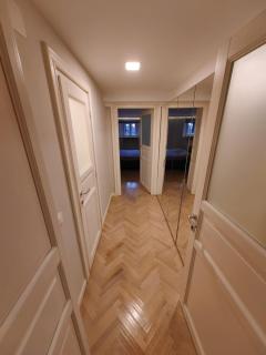 Little Bucharest mansion next to Parliament Palace - 3