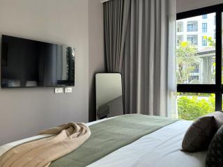 The Title Legendary Grand Pool Access - 3