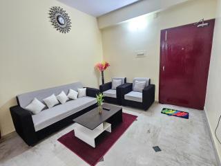 Spacious 2BHK Flat Modern Comfort Stay - 7