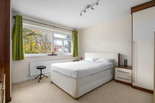 Spacious 2 BDR Home with Parking Near City Centre - 8