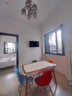 Central 2-Bedroom Apartment with Rooftop Access! EP9G - 9