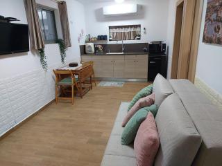 אצלנו בחצר - צימר למשפחות ולזוגות בדרום ים המלח - 8