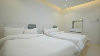 MK Luxury Apartment - 8