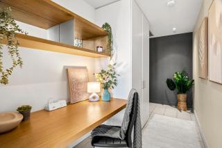 Stunning & Lavish Southbank Apartment with Carpark - 4