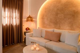 Themis Goddess Cave Suites - 2