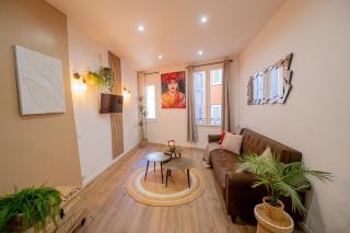 Élégance Fragrance T2 rénové au cœur de Grasse - 8